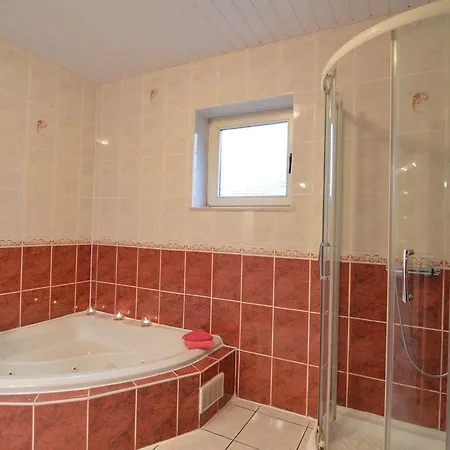 In With Pool & Sauna Tatil Evi *