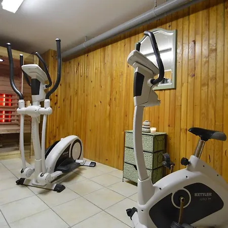 Сasa de vacaciones In With Pool & Sauna Waimes